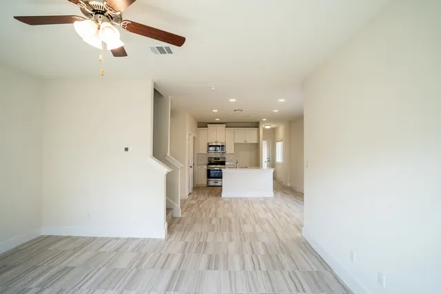 a view of a house with backyard