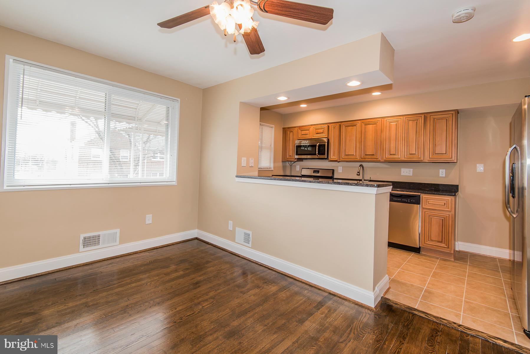 5431 Whitlock Road Baltimore, MD 21229 - Photo 11 of 28 Dining Room