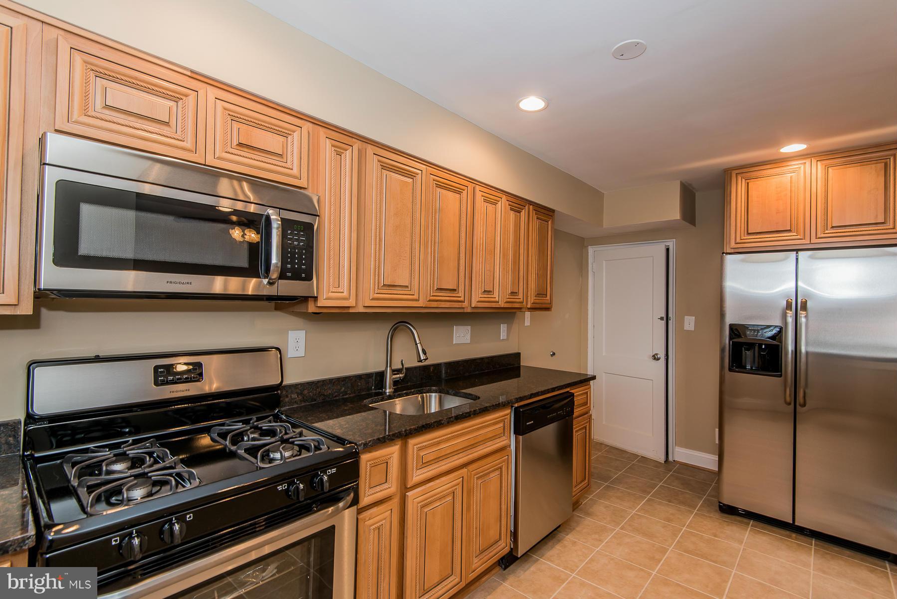 5431 Whitlock Road Baltimore, MD 21229 - Photo 7 of 28 Kitchen