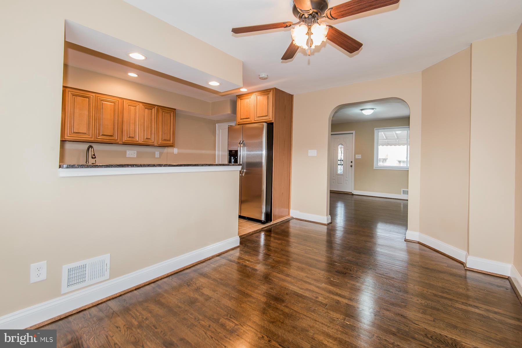 5431 Whitlock Road Baltimore, MD 21229 - Photo 10 of 28 Dining Room