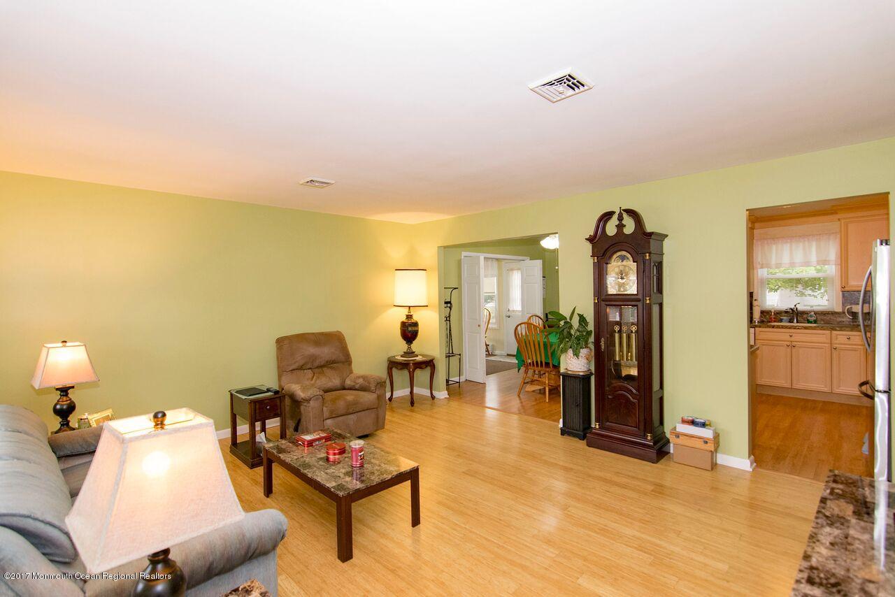 104 Georgetown Road Toms River, NJ 08757 - Photo 4 of 14 Living Room 3