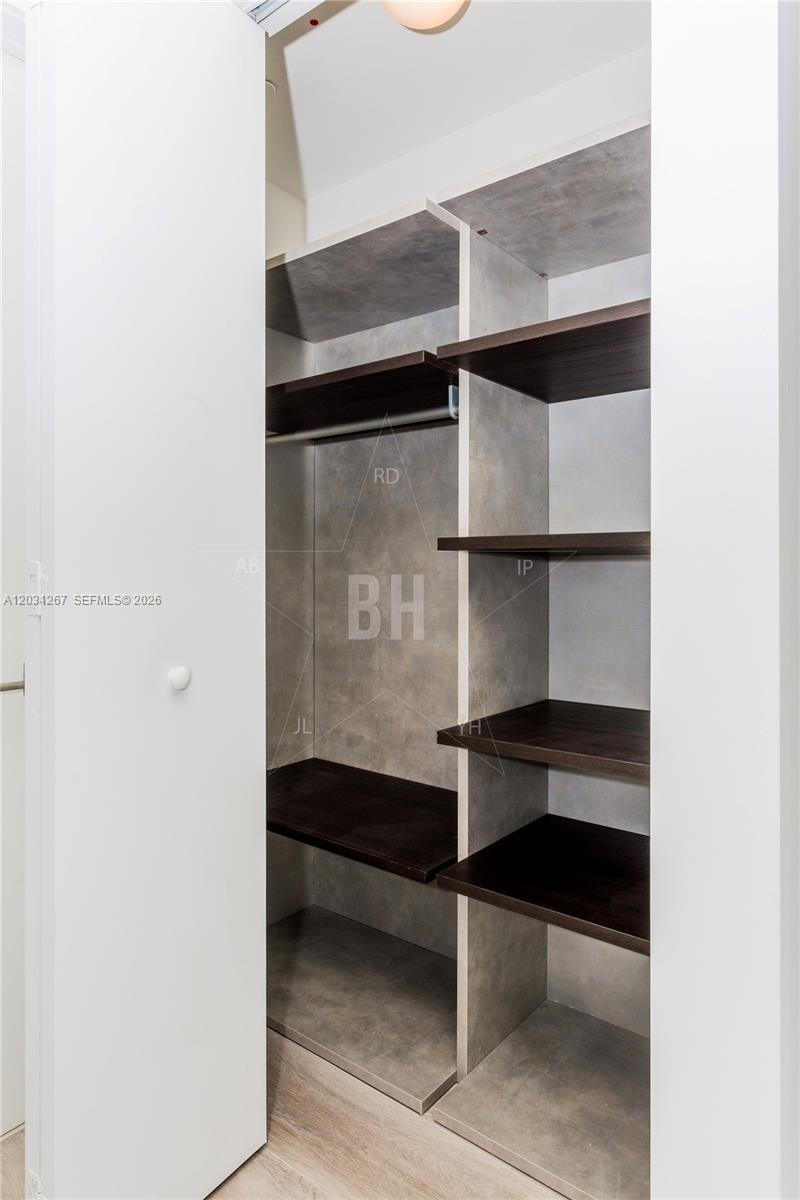 45 Southwest 9th Street, Unit 3806 Miami, FL 33130 - Photo 6 of 34