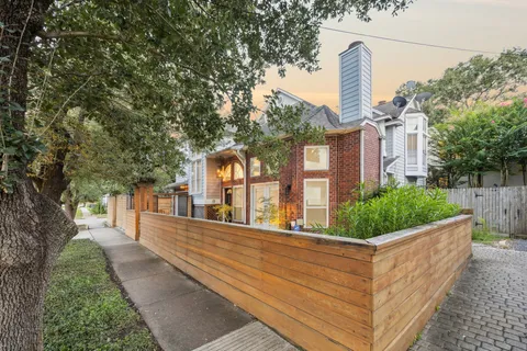 $495,000 | 220 East 8th Street, Houston, TX 77007
