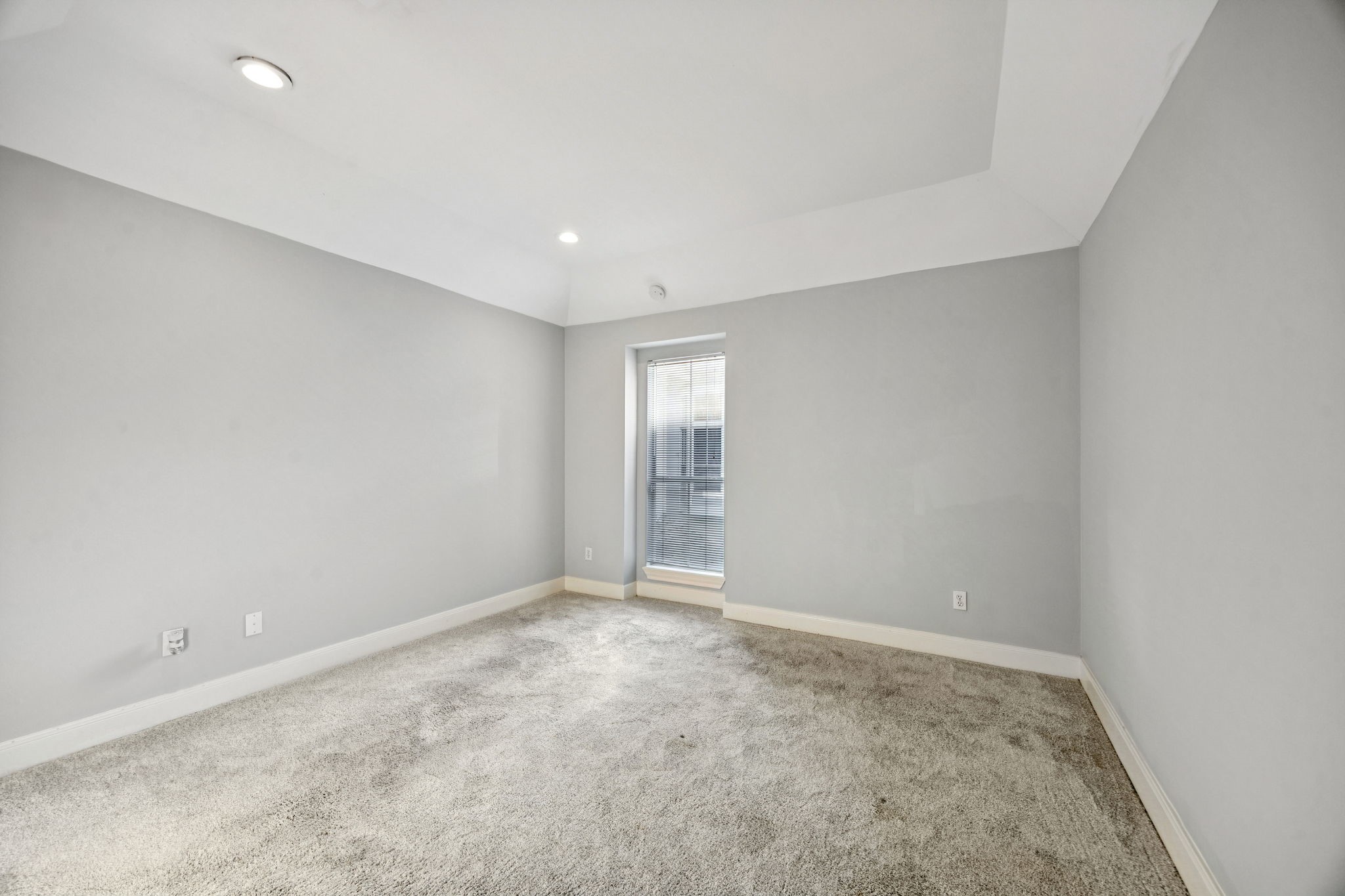 220 East 8th Street Houston, TX 77007 - Photo 22 of 35 a view of an empty room