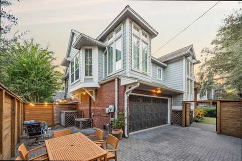 $495,000 | 220 East 8th Street, Houston, TX 77007