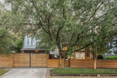 $495,000 | 220 East 8th Street, Houston, TX 77007