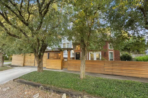 $495,000 | 220 East 8th Street, Houston, TX 77007