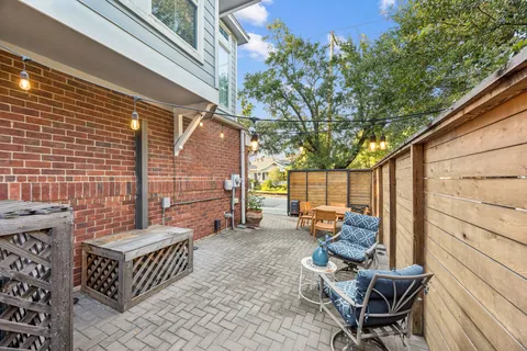 $495,000 | 220 East 8th Street, Houston, TX 77007