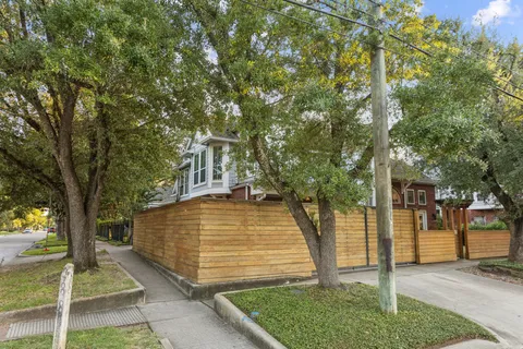 $495,000 | 220 East 8th Street, Houston, TX 77007