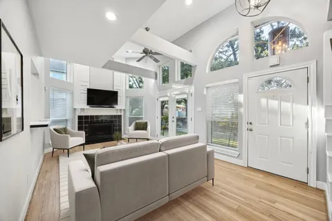 $495,000 | 220 East 8th Street, Houston, TX 77007