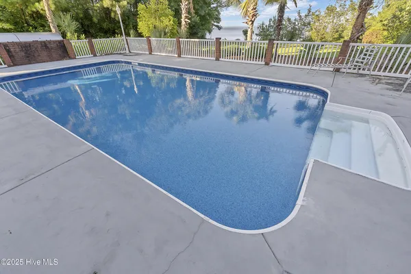 $1,250,000 | 240 Drake Landing, New Bern, NC 28560