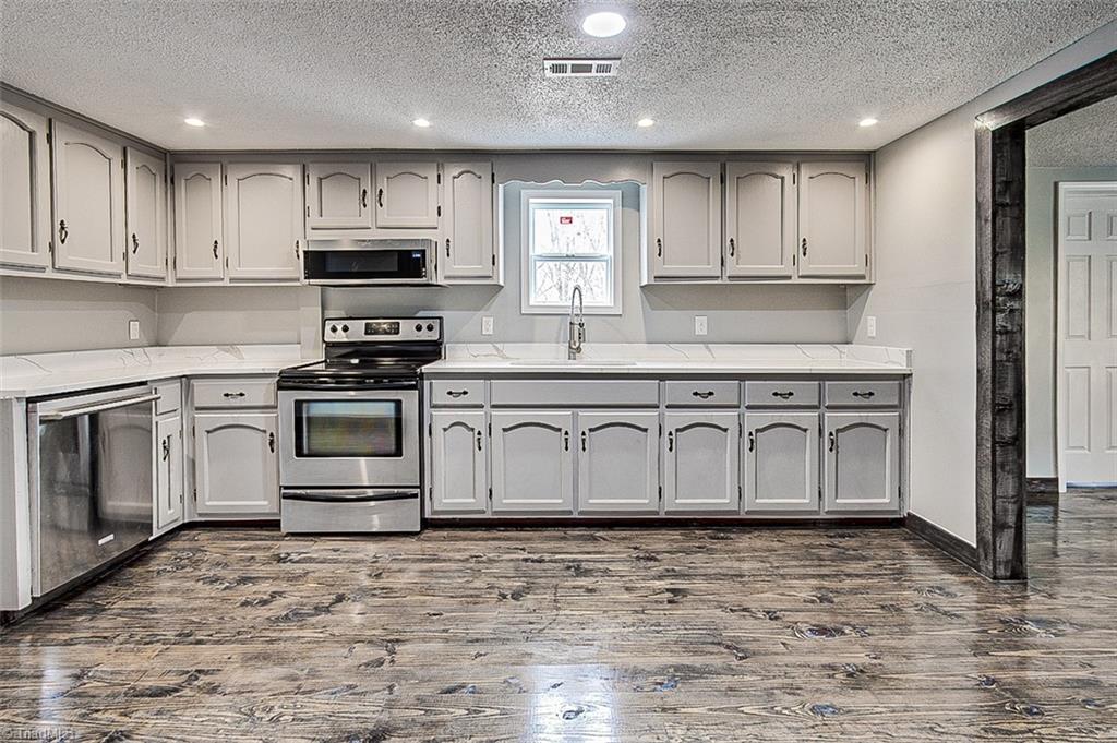 6672 Bennett Road Seagrove, NC 27341 - Photo 12 of 28