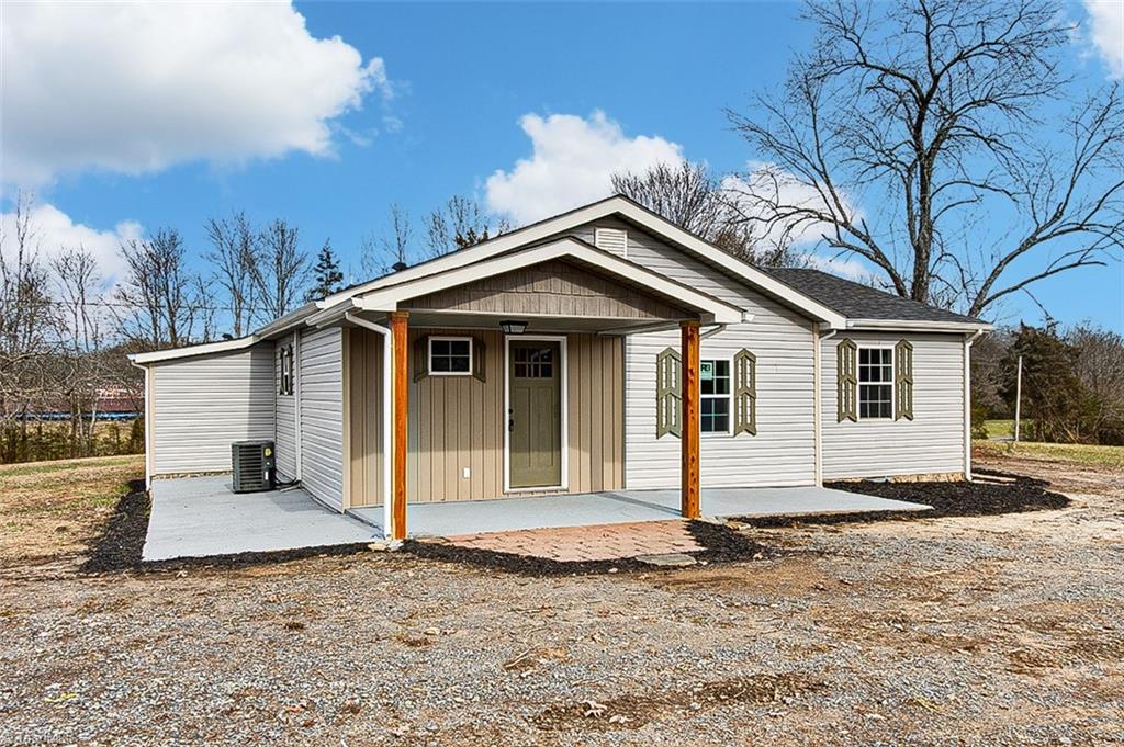 6672 Bennett Road Seagrove, NC 27341 - Photo 3 of 28