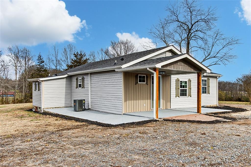 6672 Bennett Road Seagrove, NC 27341 - Photo 5 of 28