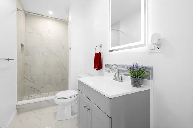 $699,000 | 255 Oakland Avenue, Methuen, MA 01844