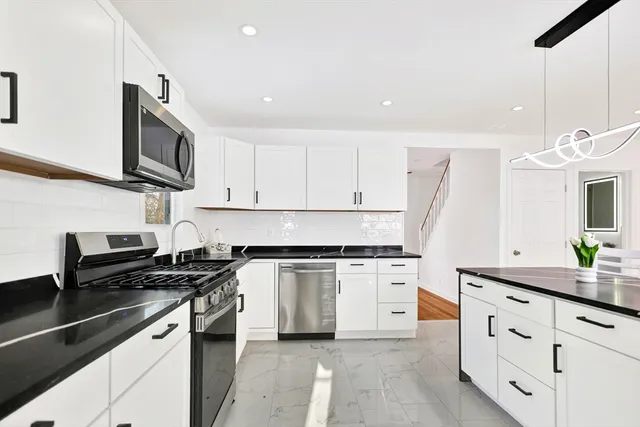 $699,000 | 255 Oakland Avenue, Methuen, MA 01844