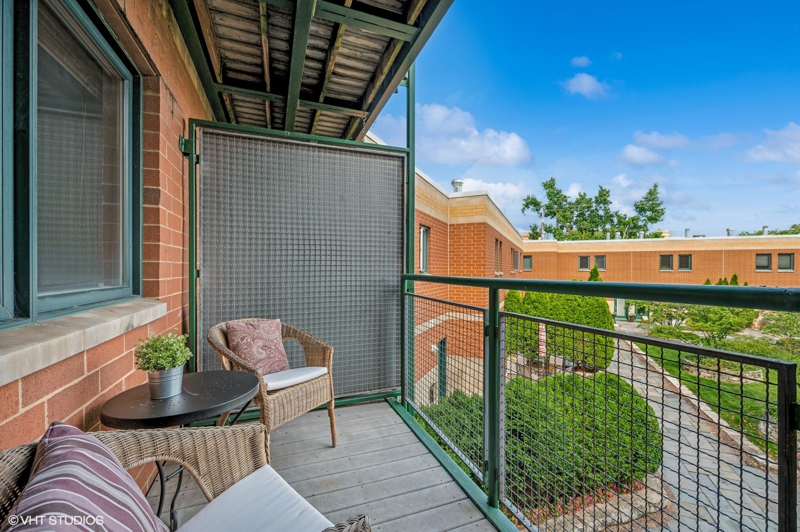 1889 Maple Avenue, Unit W10 Evanston, IL 60201 - Photo 8 of 22 a view of balcony with furniture