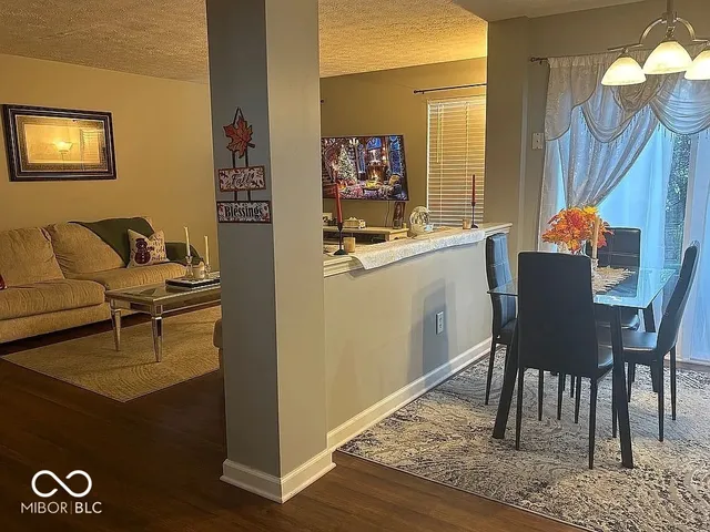 $373,000 | 6679 Amherst Way, Zionsville, IN 46077