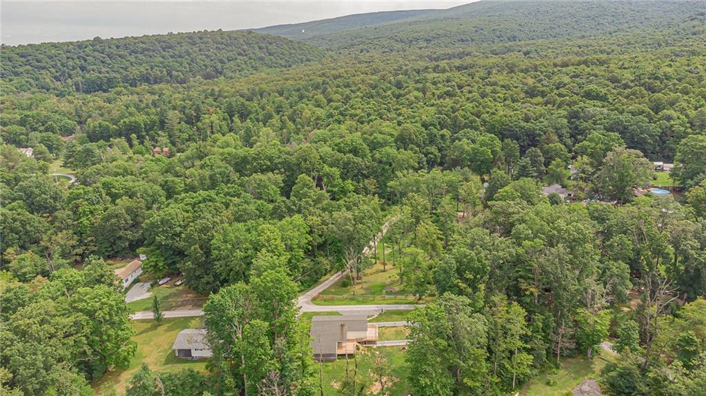 528 Starrett Road Ligonier, PA 15658 - Photo 2 of 25 Gallery Image 2