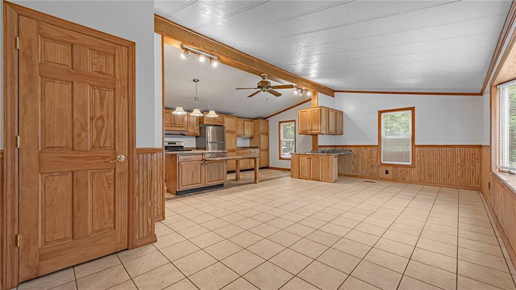 528 Starrett Road Ligonier, PA 15658 - Photo 3 of 25 Gallery Image 3