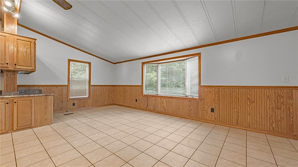 528 Starrett Road Ligonier, PA 15658 - Photo 4 of 25 Gallery Image 4