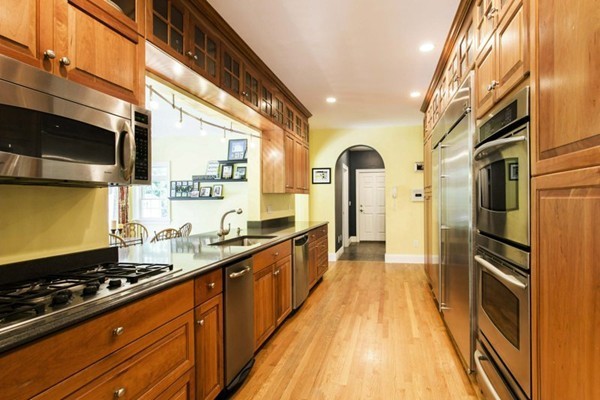 320 Conant Road Weston, MA 02493 - Photo 6 of 28