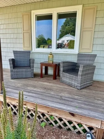 $325,000 | 28 Meadow Avenue, Agawam, MA 01001