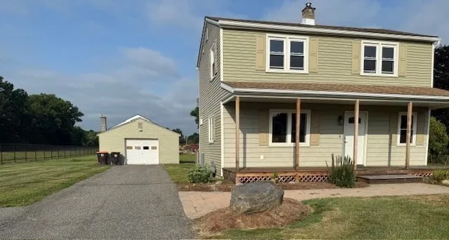 $325,000 | 28 Meadow Avenue, Agawam, MA 01001