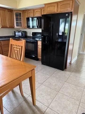 $325,000 | 28 Meadow Avenue, Agawam, MA 01001