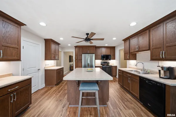 $450,000 | 1434 West Tiffany Drive, Peoria, IL 61614