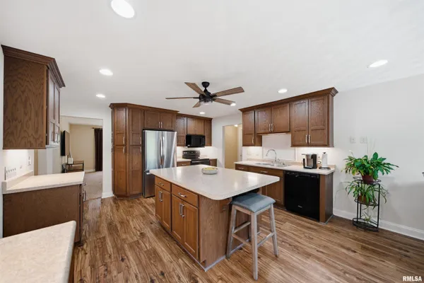 $450,000 | 1434 West Tiffany Drive, Peoria, IL 61614