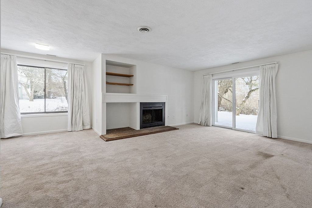 30 Concord Greene, Unit 1 Concord, MA 01742 - Photo 14 of 31