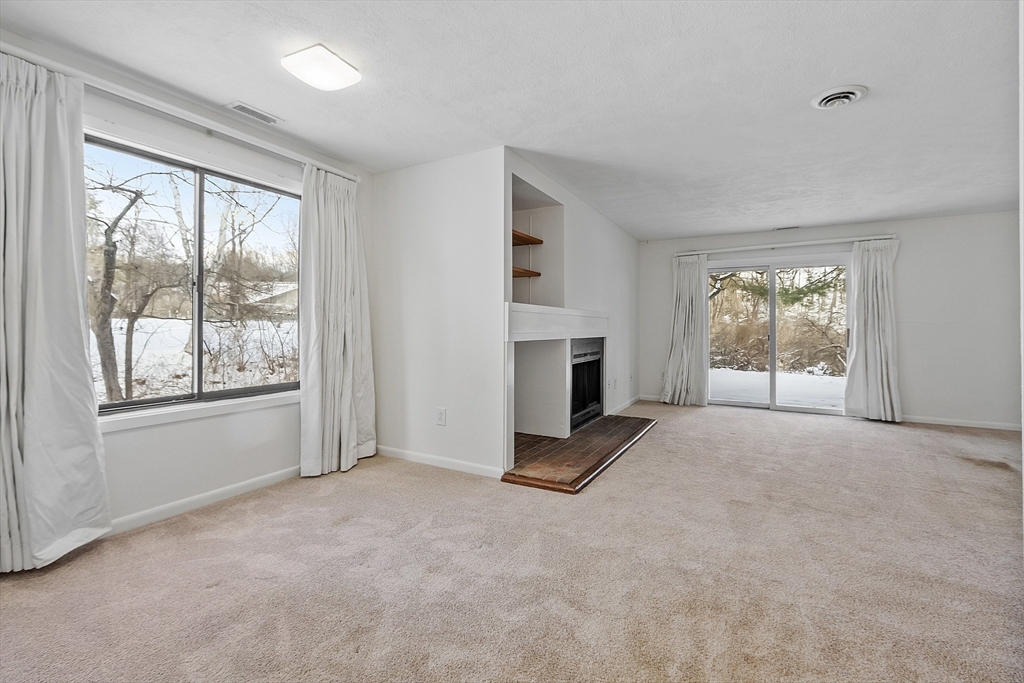 30 Concord Greene, Unit 1 Concord, MA 01742 - Photo 17 of 31