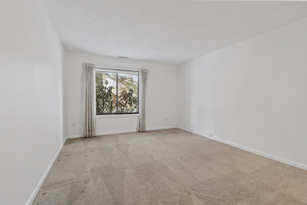 30 Concord Greene, Unit 1 Concord, MA 01742 - Photo 18 of 31