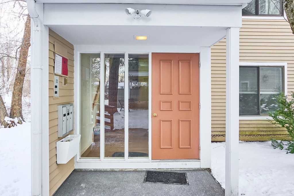 30 Concord Greene, Unit 1 Concord, MA 01742 - Photo 3 of 31