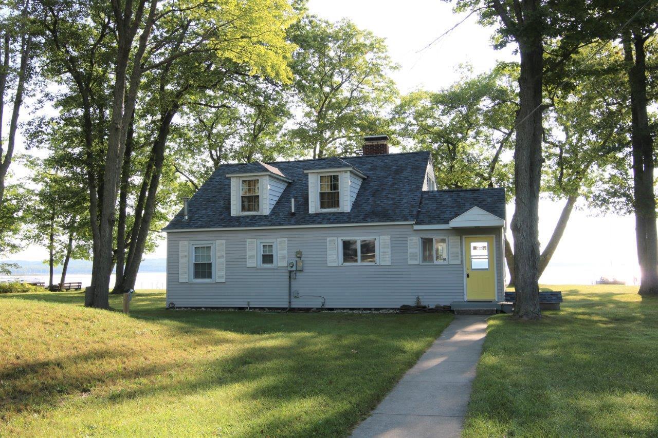 2006 Winifred Street Cheboygan, MI 49721 - Photo 2 of 27 Gallery Image 2