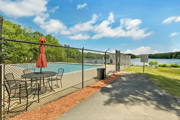 $375,000 | 8 New London Drive, Barnstead, NH 03225