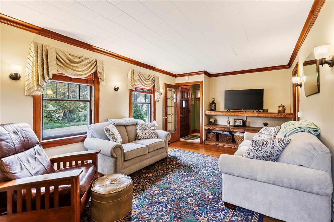 95 Rutledge Drive Rochester, NY 14621 - Photo 4 of 25 Gallery Image 4