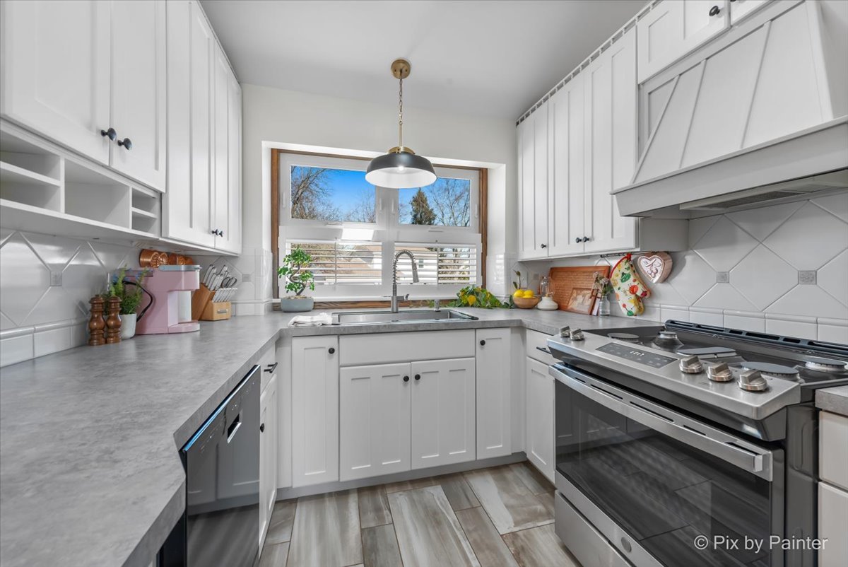 2977 Valley Forge Road Lisle, IL 60532 - Photo 6 of 56