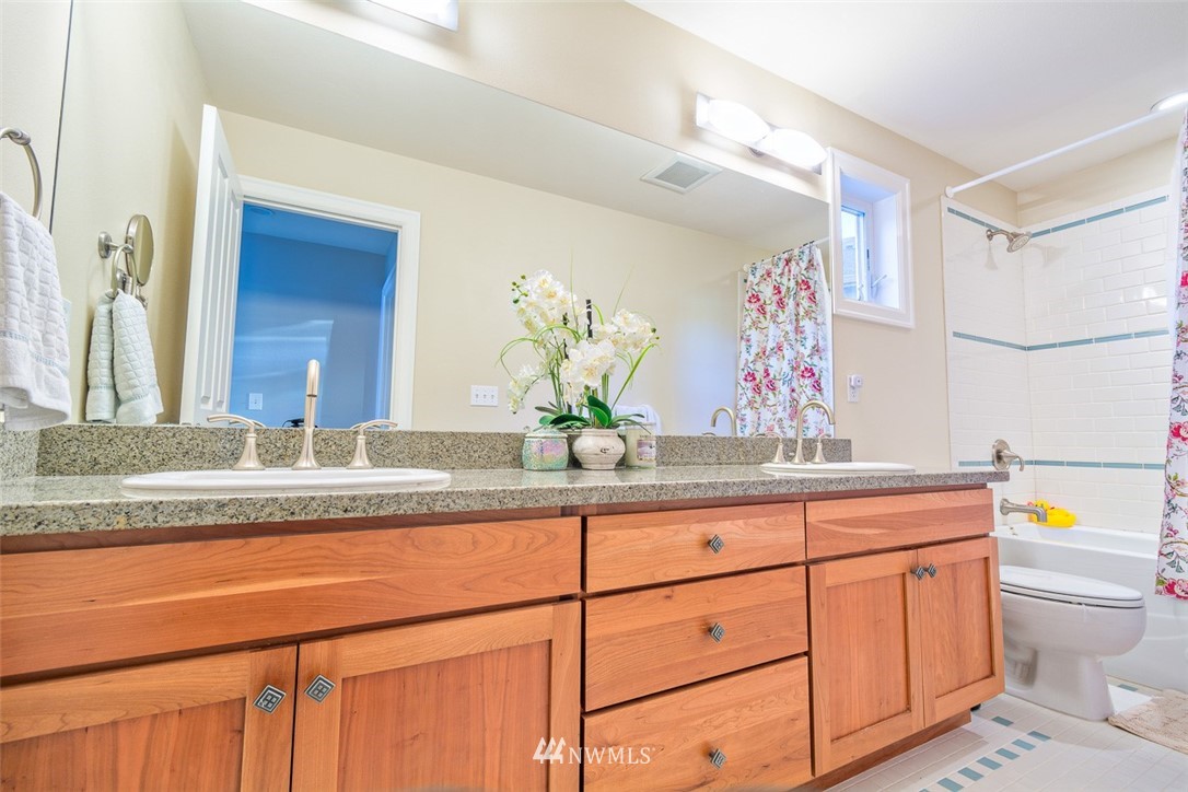 4326 Southwest Roxbury Street Seattle, WA 98136 - Photo 14 of 25 Gallery Image 14