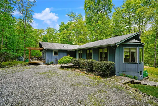 $595,000 | 98 Cliff Lane, Bluemont, VA 20135