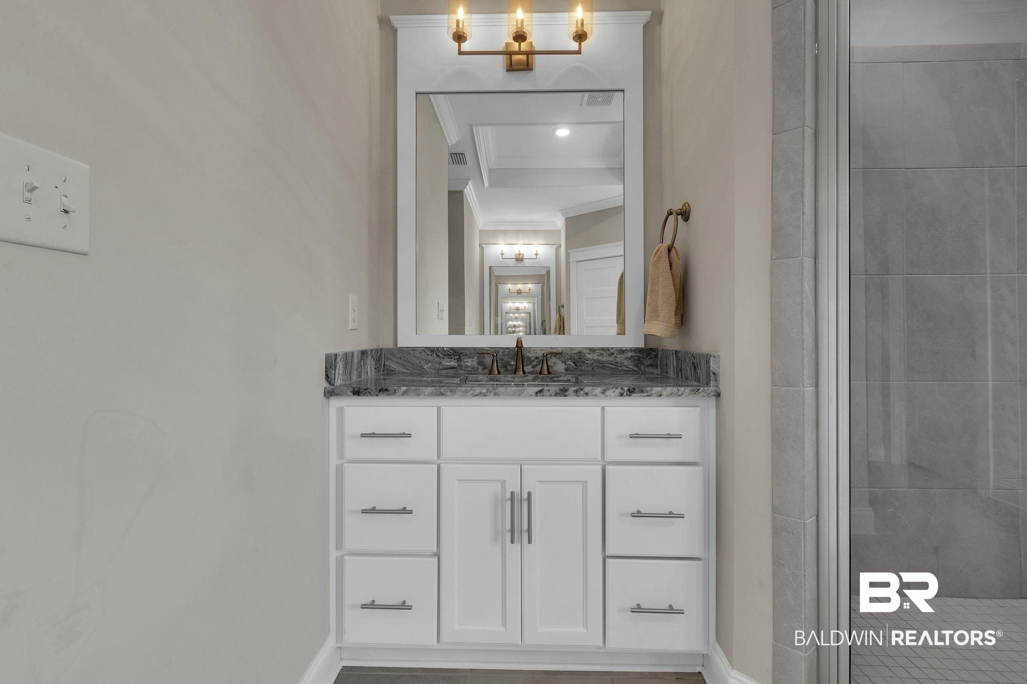 237 Hemlock Drive Fairhope, AL 36532 - Photo 19 of 46 Separate vanities
