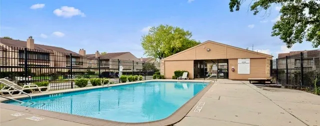 $120,000 | 10555 Turtlewood Court, Unit 2303, Houston, TX 77072