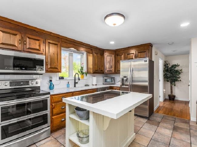 34 Cate Street Epping, NH 03042 - Photo 3 of 21