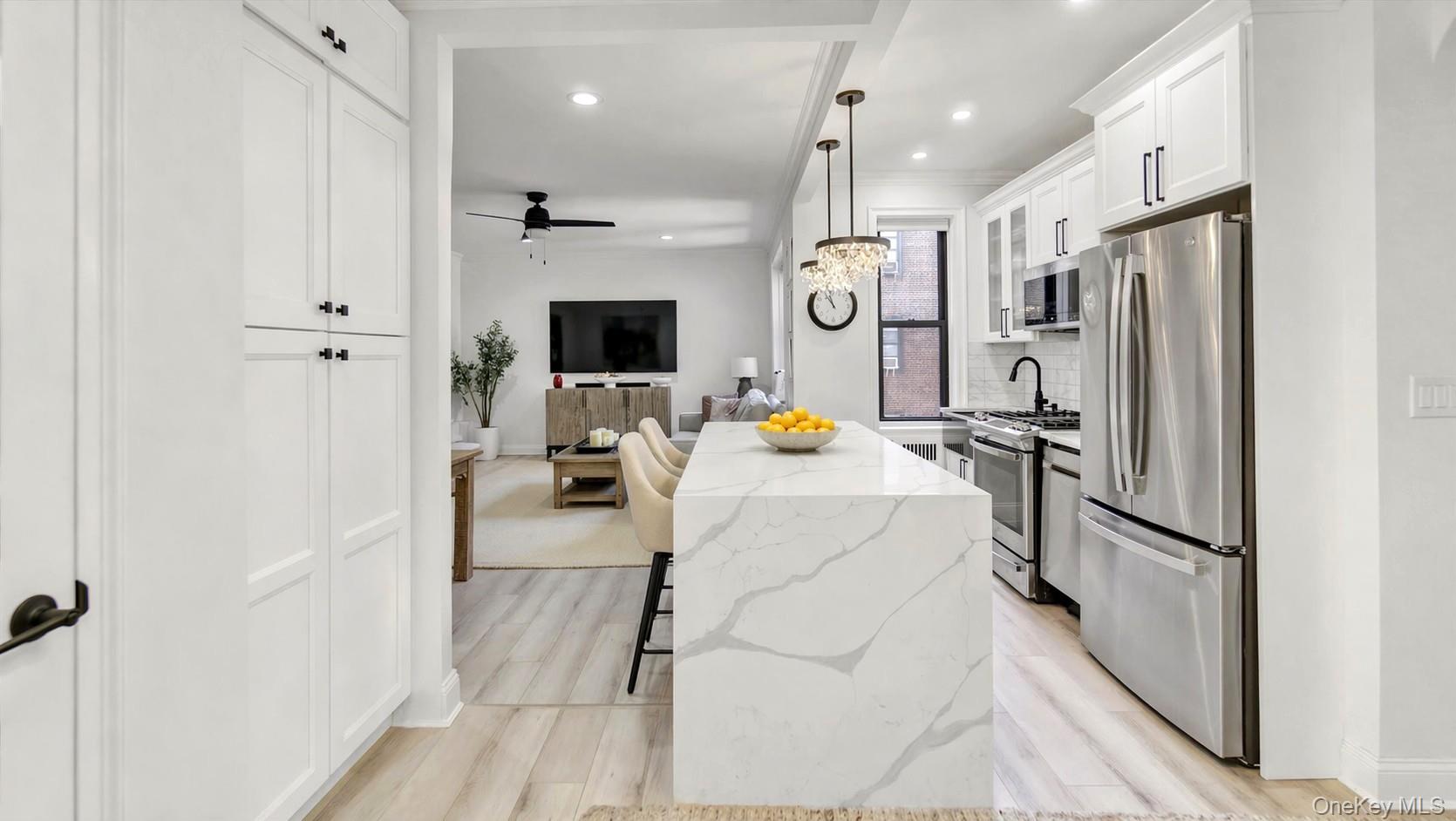 21 Barstow Road, Unit 5C Great Neck, NY 11021 - Photo 3 of 24