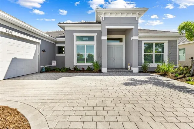 $4,800 | 8568 Shore Lake Drive, Englewood, FL 34224