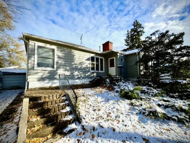 $325,000 | 321 Woodbridge Road, Des Plaines, IL 60016