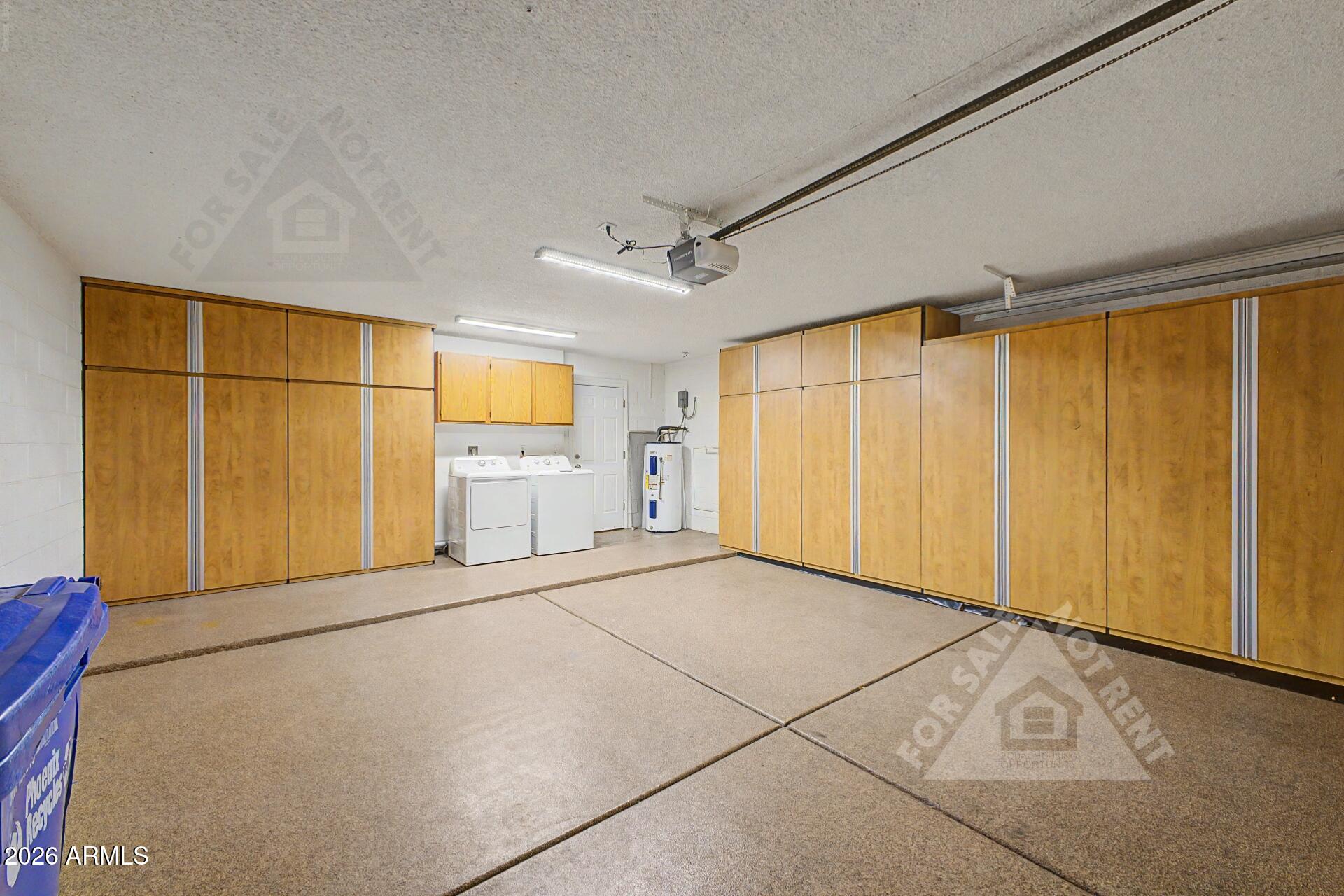 912 East Villa Rita Drive Phoenix, AZ 85022 - Photo 26 of 27 a view of an empty room with a window