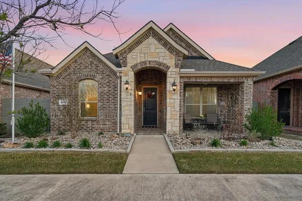 $415,000 | 813 8th Street, Argyle, TX 76226