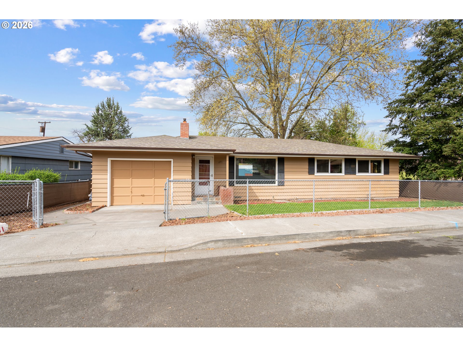 801 Southwest 37th Street Pendleton, OR 97801 - Photo 2 of 28